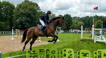 Die 5 meistgestellten Fragen (FAQ) zu Springreiten