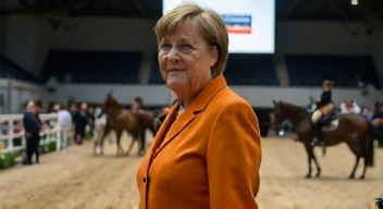 Politische Einflüsse auf den Pferdesport (7/10)